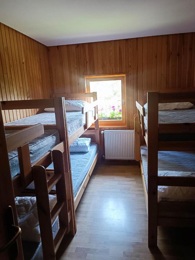 Valvasorjev Dom Pod Stolom Albergue Zirovnica Exterior foto
